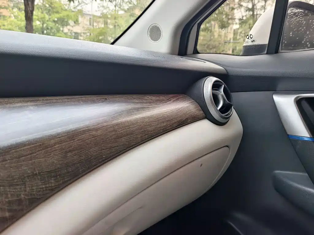 Beijing EU5 2019 R500 Zhifeng Edition