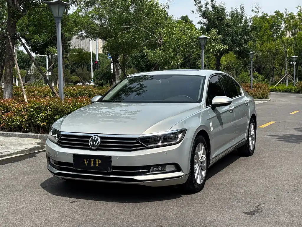 Volkswagen Passat 2018 Facelift 330TSI DSG Luxury