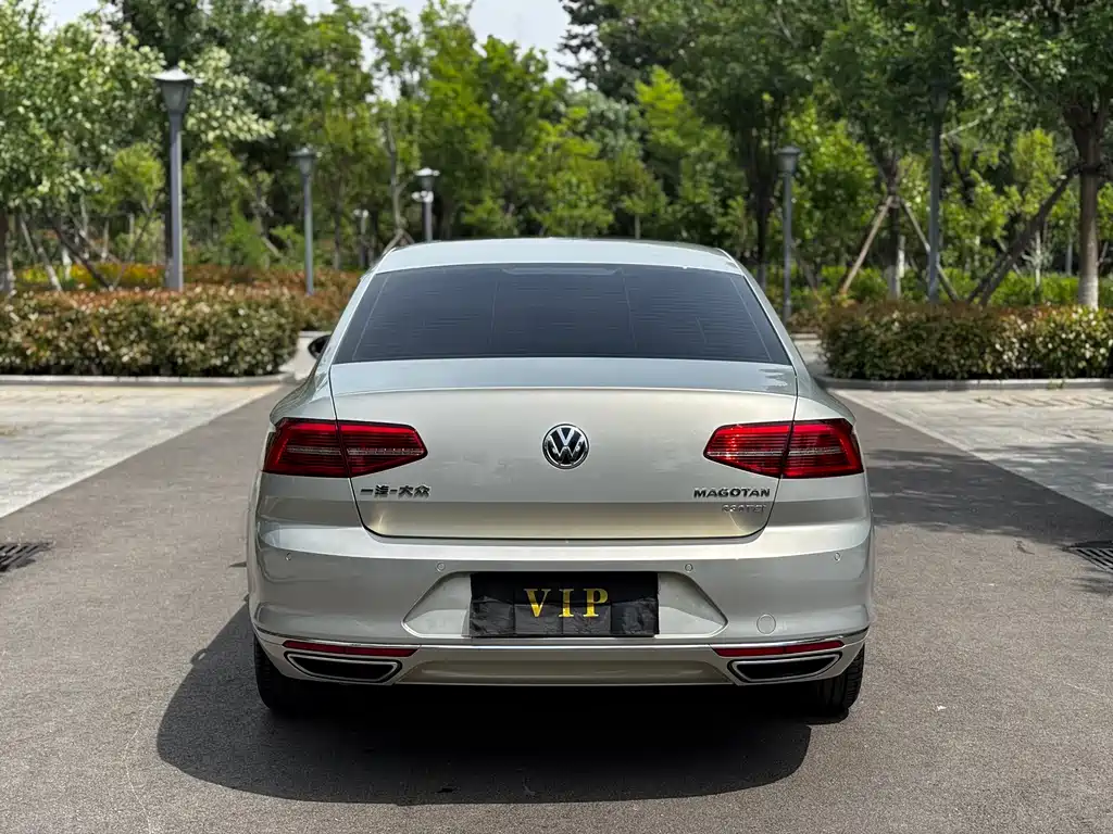 Volkswagen Passat 2018 Facelift 330TSI DSG Luxury