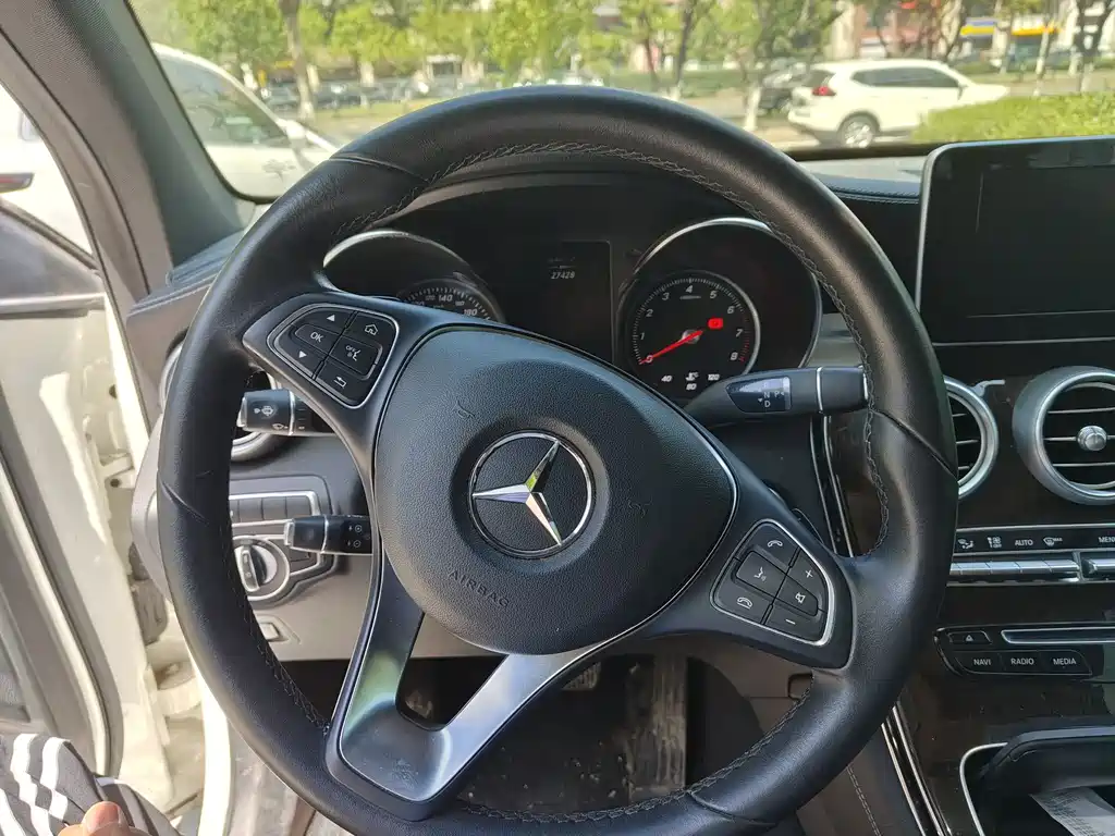 Mercedes-Benz GLC 2019 GLC 260 4MATIC Luxury