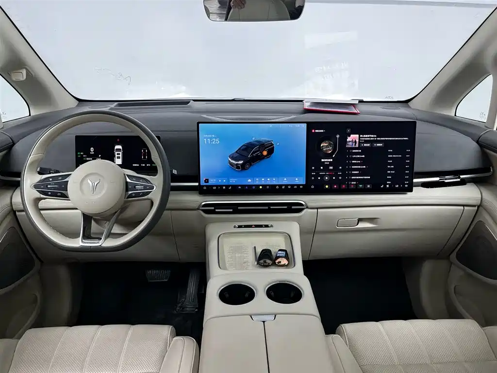 Voyah Dreamer 2025 PHEV AWD Premium Kunpeng Edition