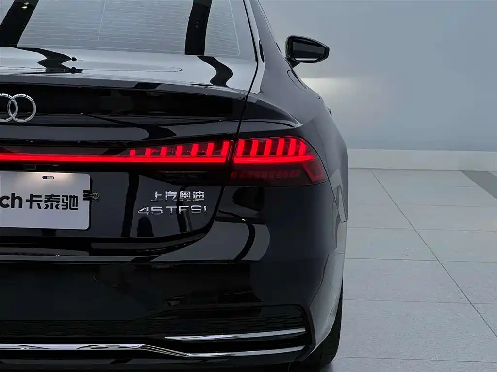 Audi A7L 2024 45 TFSI Luxury
