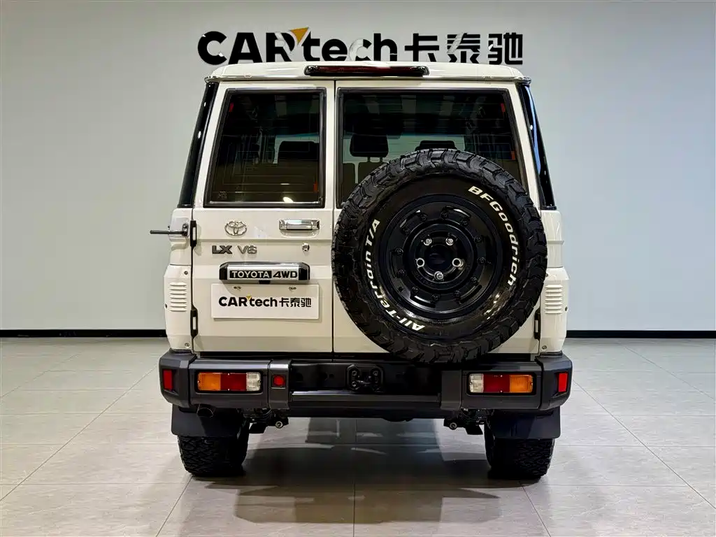 Land Cruiser LC76 2024 4.0L Automatic