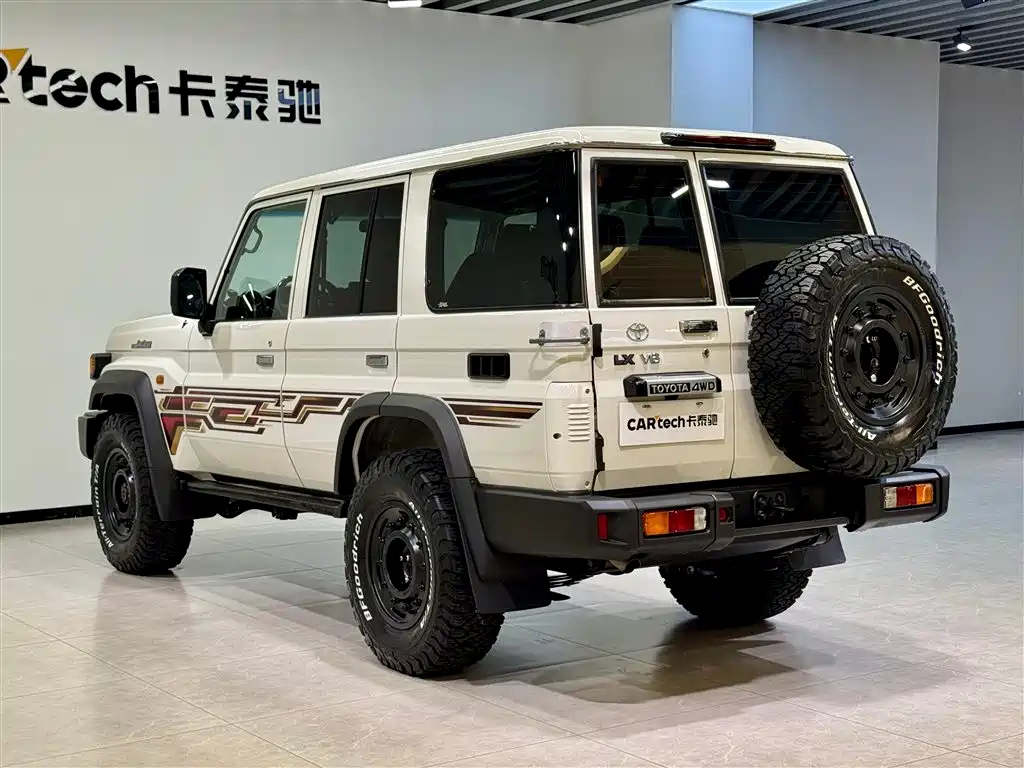 Land Cruiser LC76 2024 4.0L Automatic