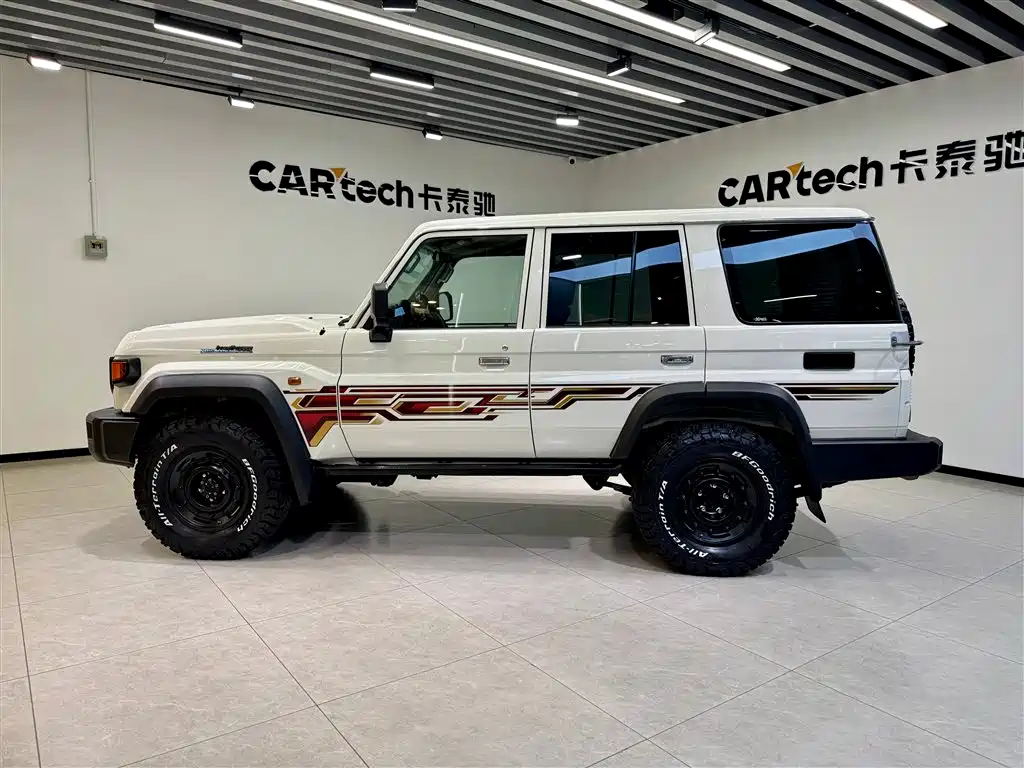 Land Cruiser LC76 2024 4.0L Automatic