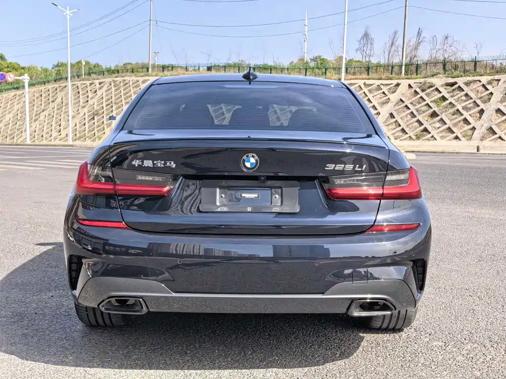 BMW 3 Series 2022 325i M Sport Shadow Edition