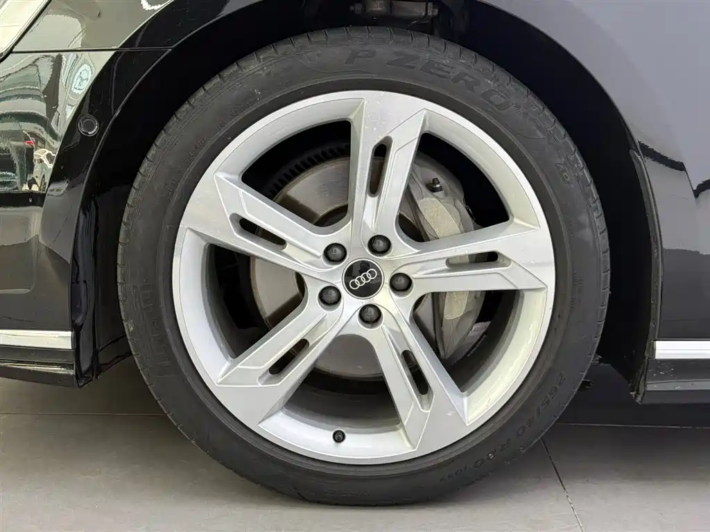 Audi A8L 50 TFSI quattro