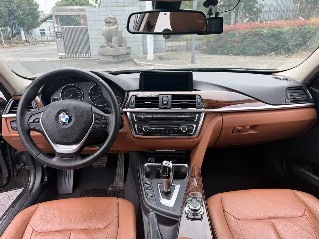 BMW 3 Series 2013 320Li Luxury Design Package