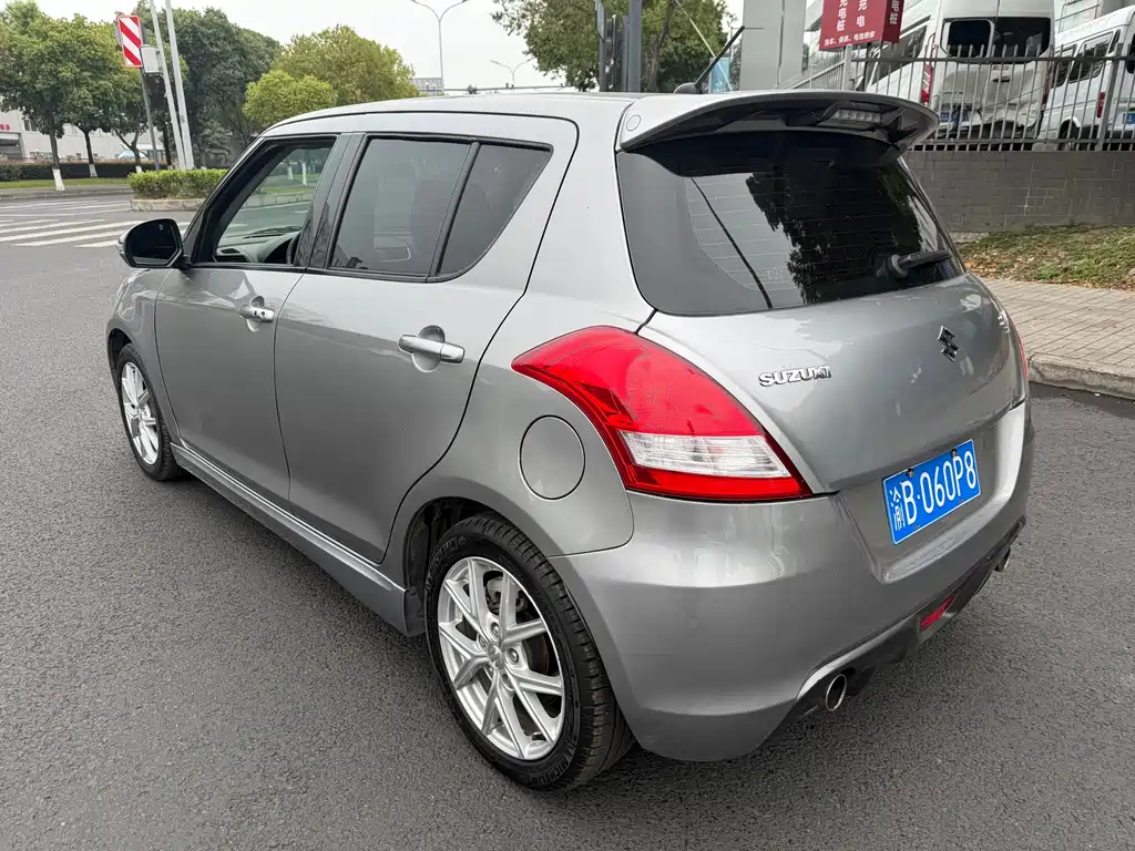 Suzuki Swift 2014 1.6L CVT FWD Luxury Edition