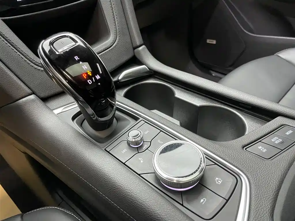Cadillac XT5 2021 28T AWD Leading Sport Edition