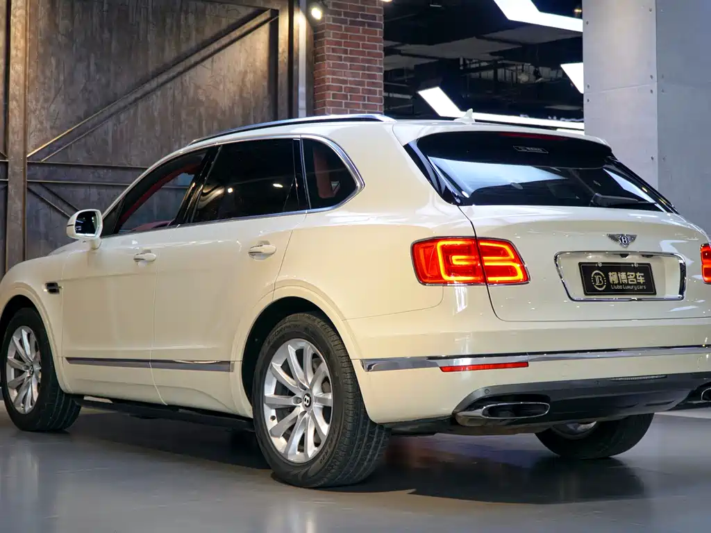 Bentley Bentayga 2017 6.0T Standard Edition