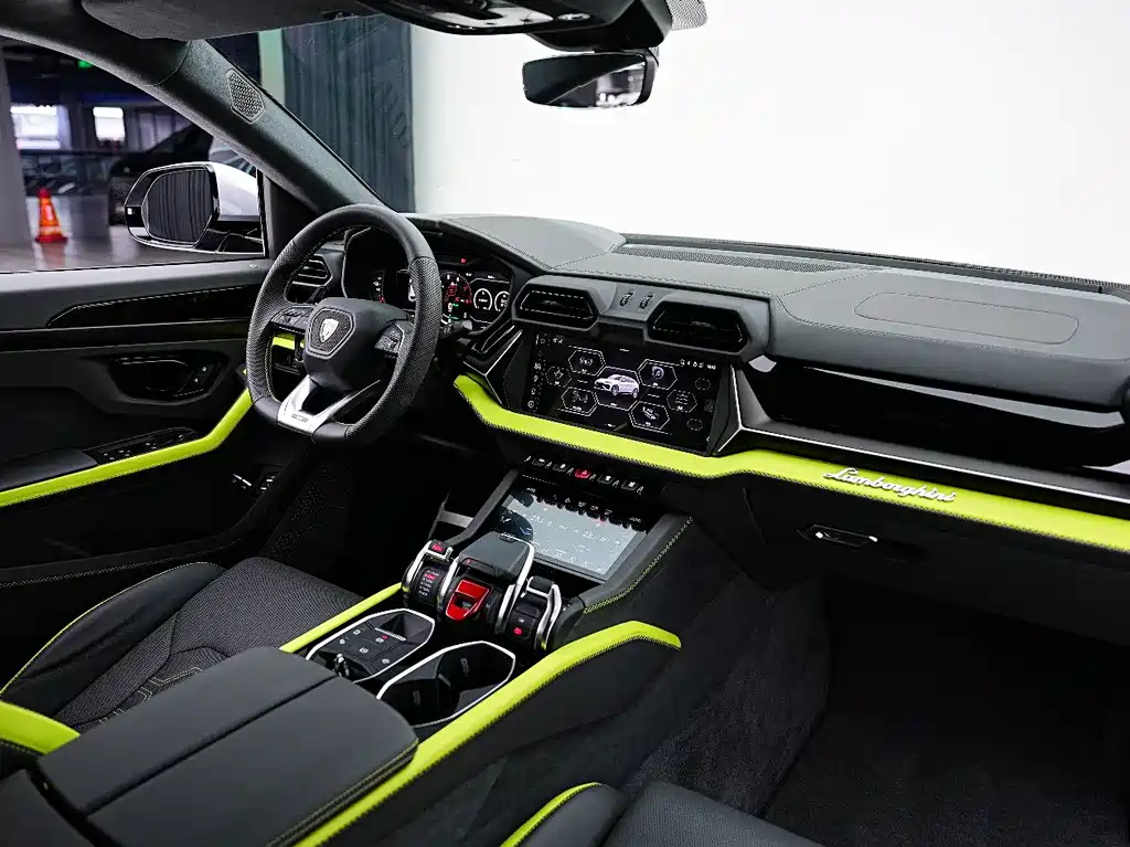 Lamborghini Urus SE 2025 4.0T Standard Edition