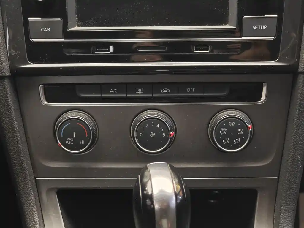 Volkswagen Golf 2015 1.6L Automatic Fashion