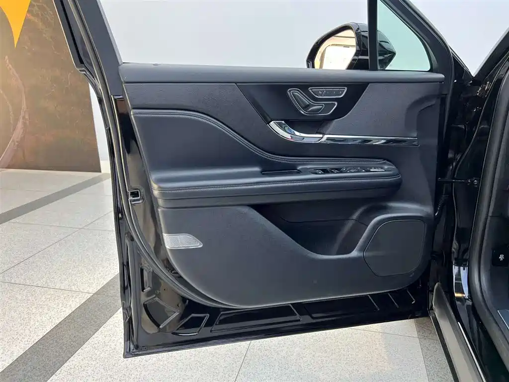 Lincoln Corsair 2022 Facelift 2.0T FWD Reserve Edition