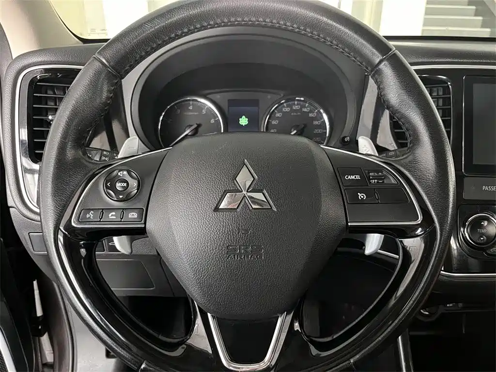 Mitsubishi Outlander 2016 2.4L 4WD Luxury Edition 7-Seater