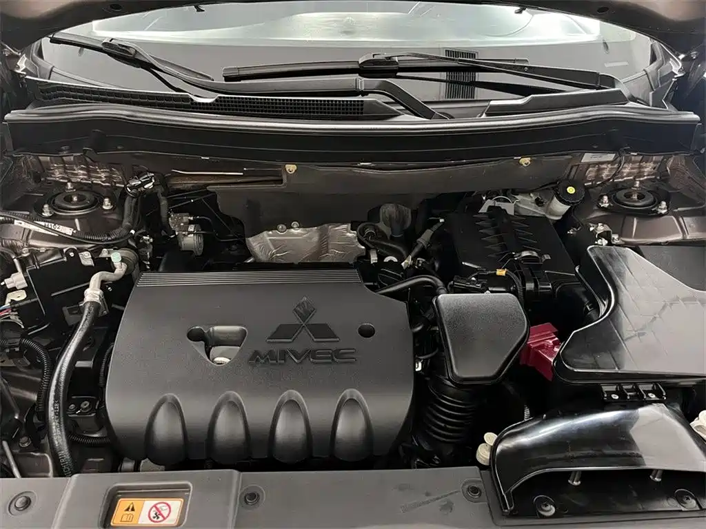 Mitsubishi Outlander 2016 2.4L 4WD Luxury Edition 7-Seater