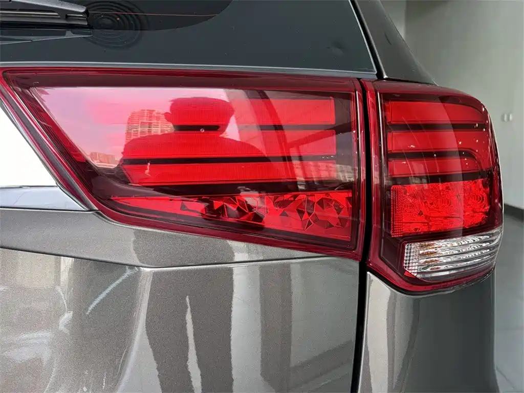 Mitsubishi Outlander 2016 2.4L 4WD Luxury Edition 7-Seater
