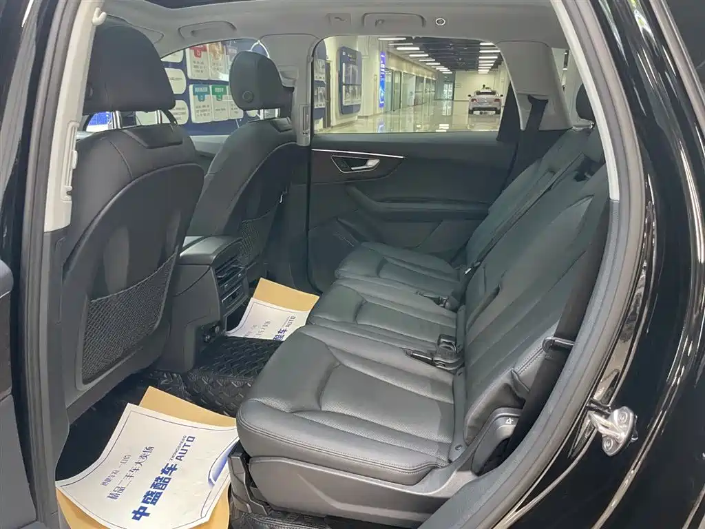 Audi Q7 2023 45 TFSI quattro S line Sport