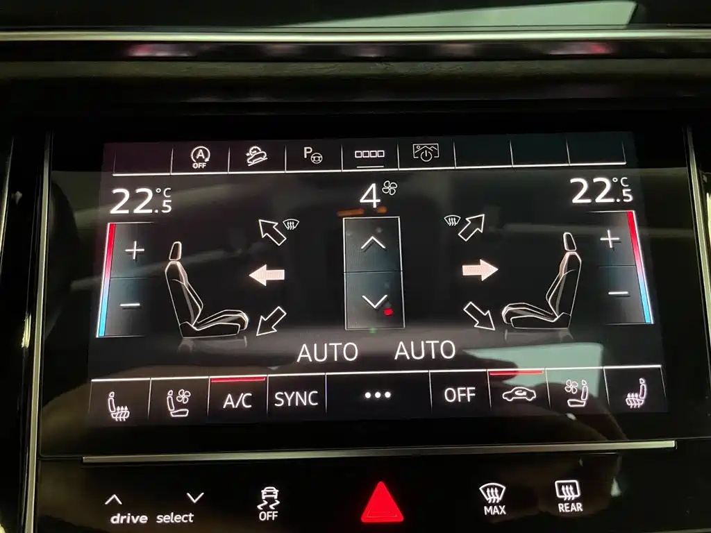 Audi Q7 2023 45 TFSI quattro S line Sport