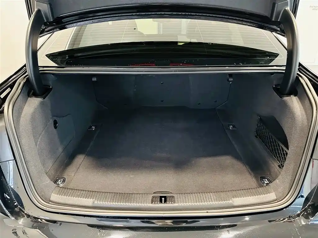 Audi A6L 2018 30th Anniversary Edition 45 TFSI quattro Sport
