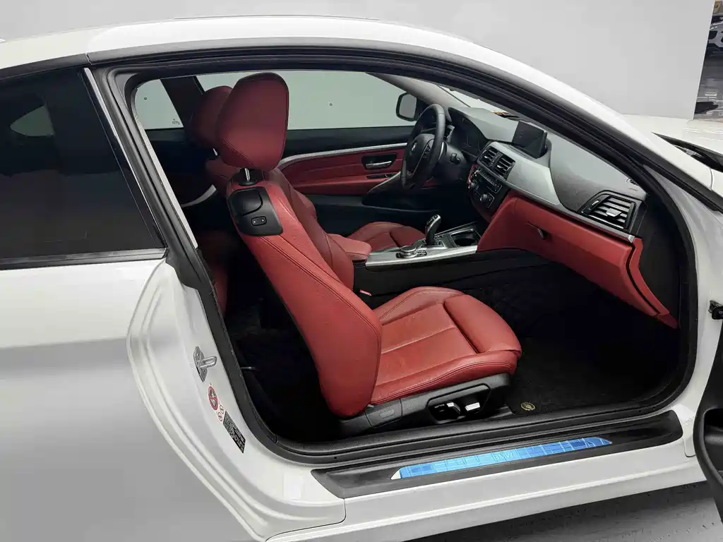 BMW 4 Series 440i Design Line