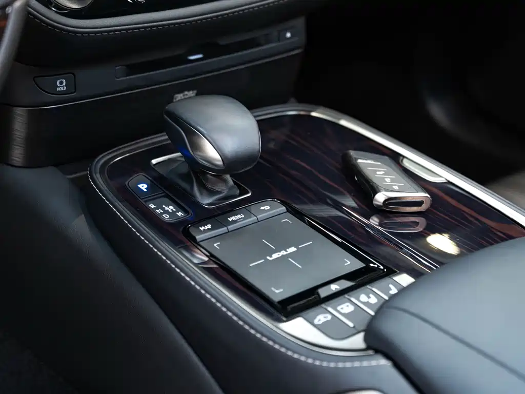 Lexus LS 2021 500h Luxury Edition