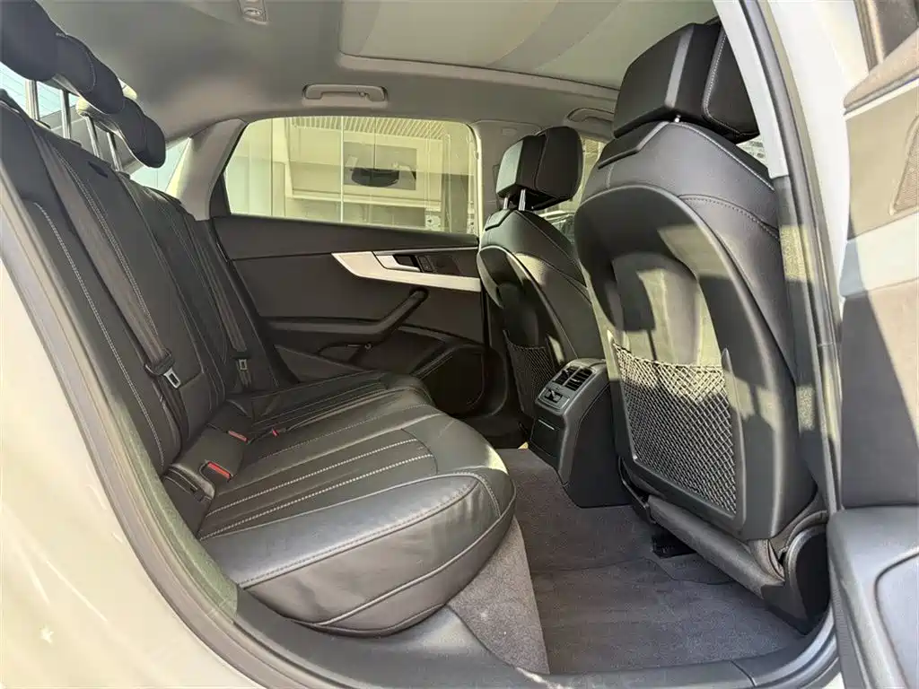 Audi A4L 2022 40 TFSI Luxury Dynamic Edition