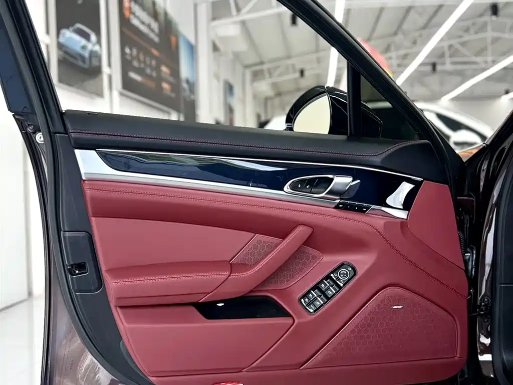 2014 Porsche Panamera 4 3.0T