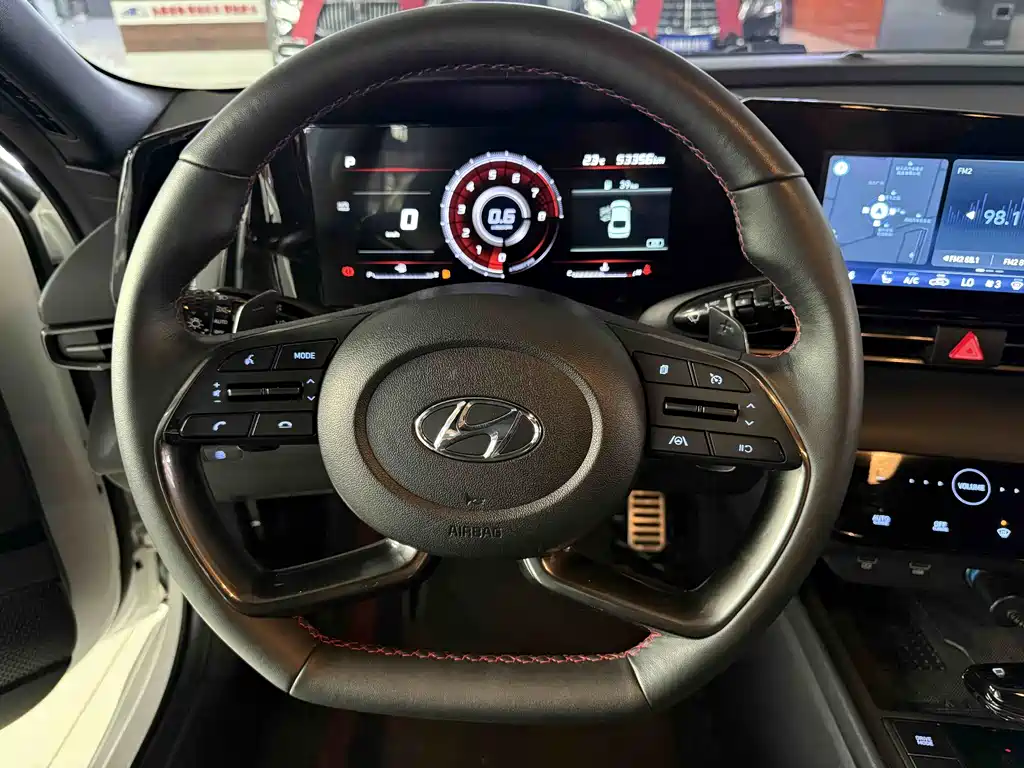 Hyundai Elantra 2022 240TGDi DCT LUX Premium Edition