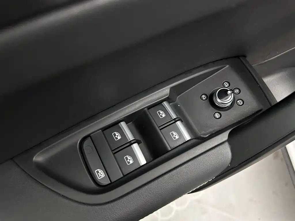 Audi Q5L 2023 40T Luxury Dynamic Edition
