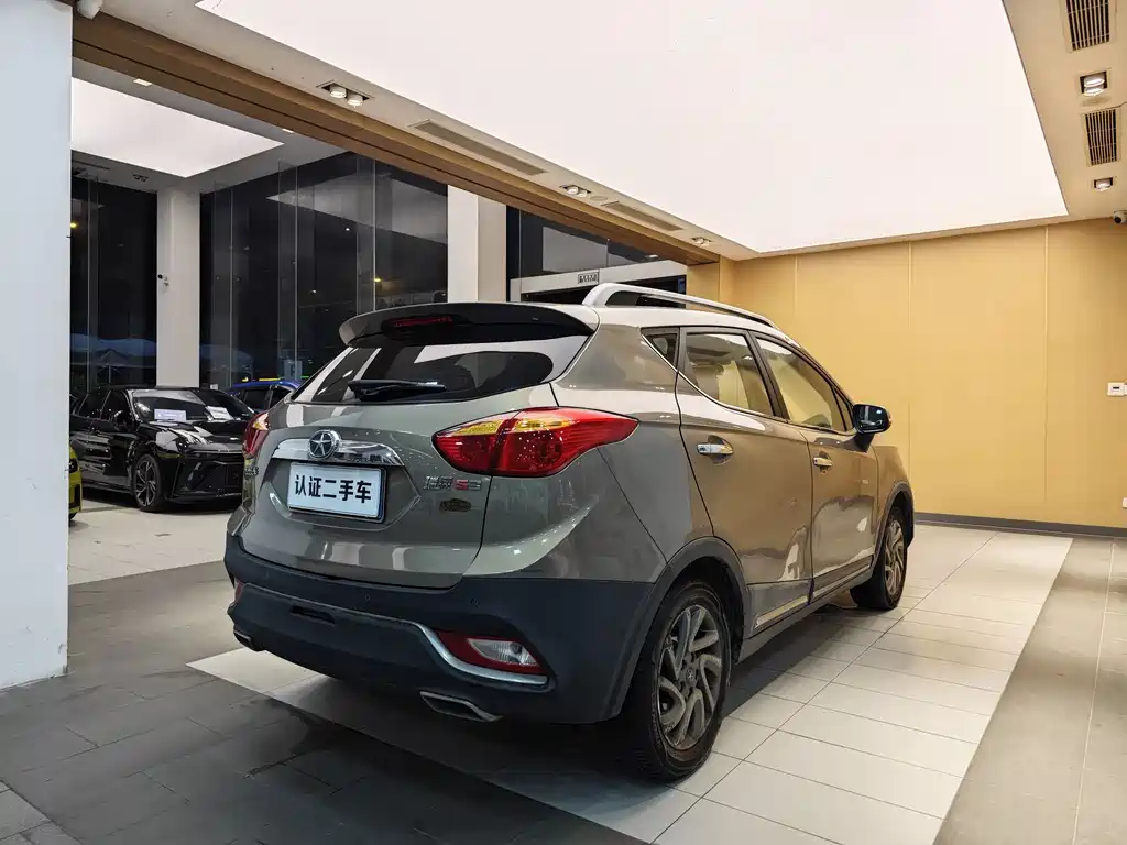 JAC Refine S3 2016 1.5L CVT Luxury Intelligent Edition