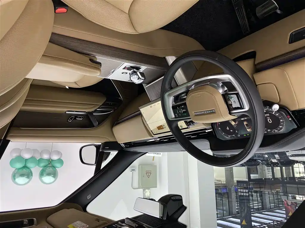 Range Rover 2025 3.0 L6 400PS Autobiography LWB