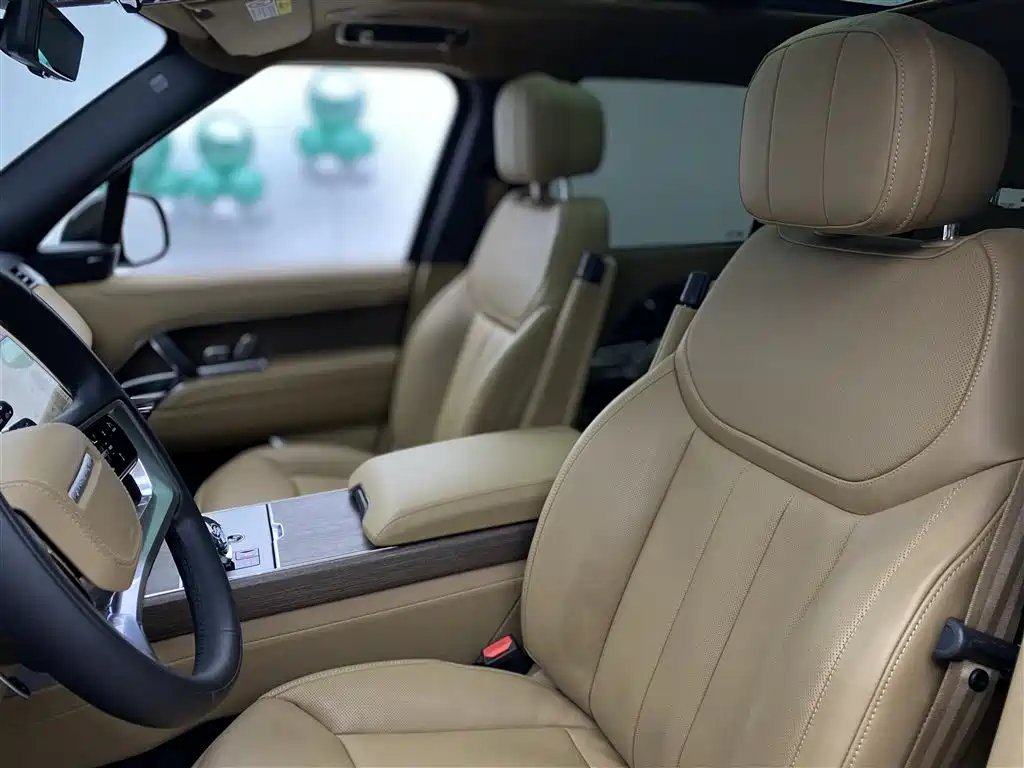 Range Rover 2025 3.0 L6 400PS Autobiography LWB