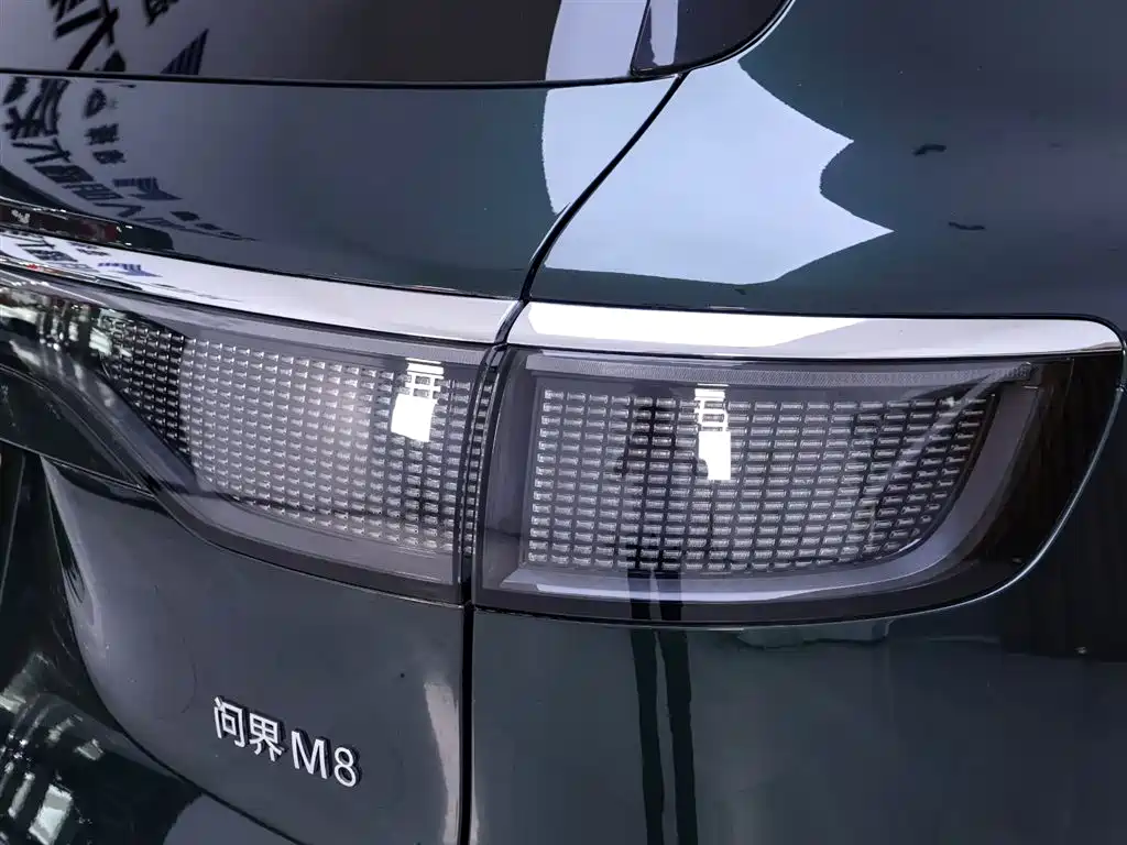 AITO M8 2025 EREV Max+ 53.4kWh 5-Seater (192-Line LiDAR)