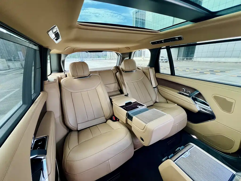 Range Rover 2024 3.0 L6 400PS Autobiography LWB