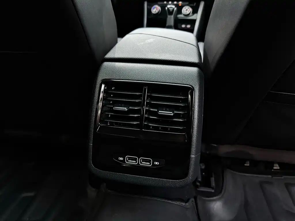 Volkswagen Sagitar 2023 300TSI DSG Beyond Edition