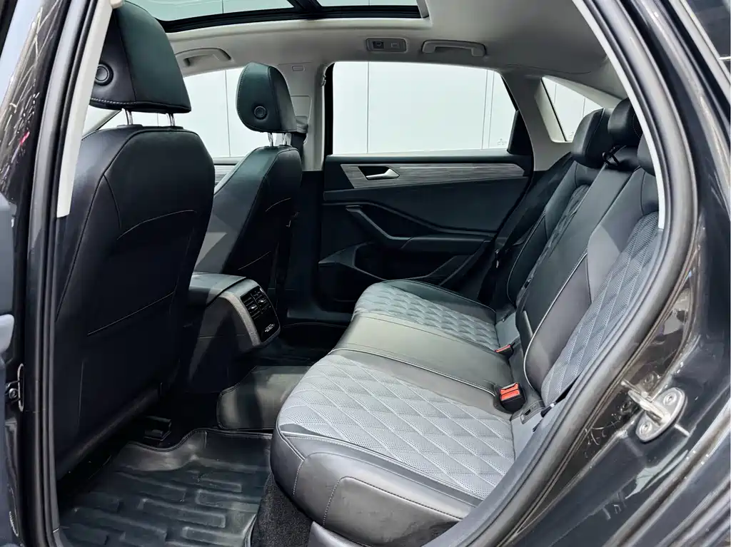 Volkswagen Sagitar 2023 300TSI DSG Beyond Edition