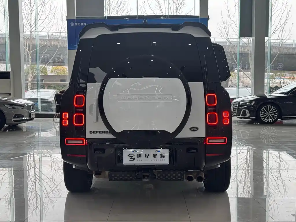 Land Rover Defender 2023 130 3.0T P400 HSE