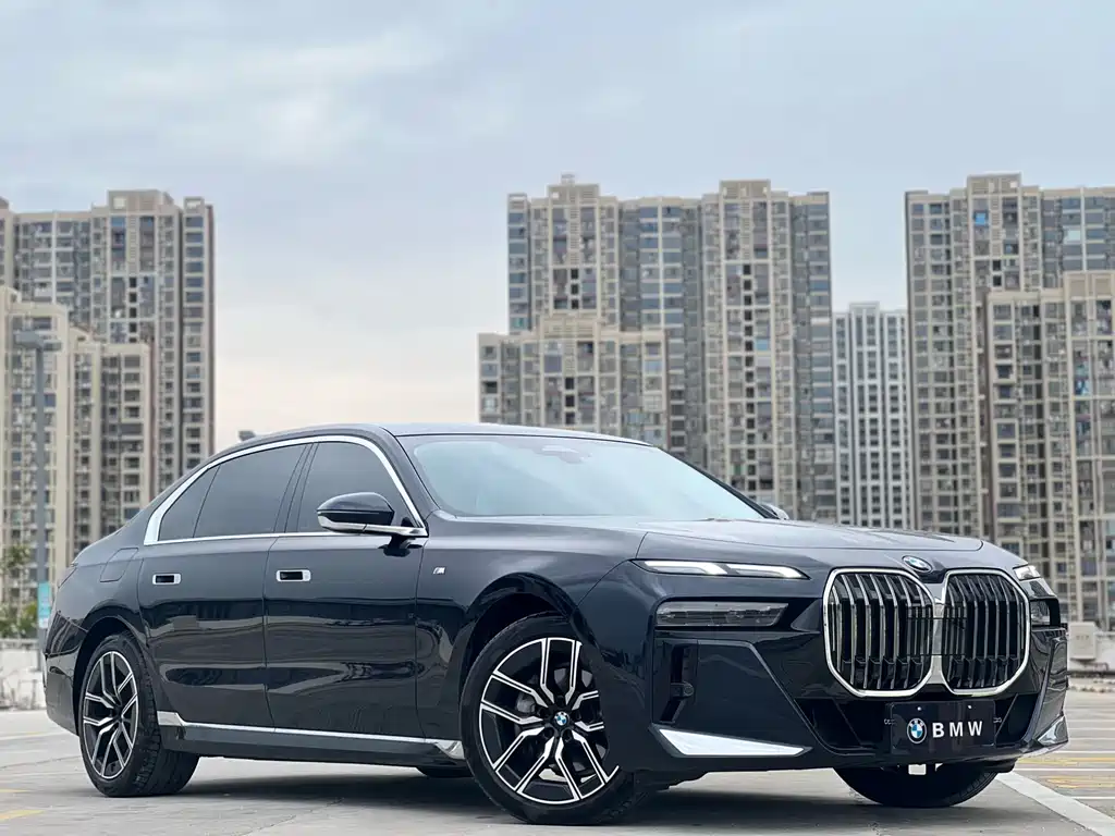 BMW 7 Series 2023 735Li M Sport Package