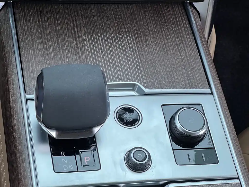 Range Rover 2023 3.0 L6 400PS Autobiography LWB