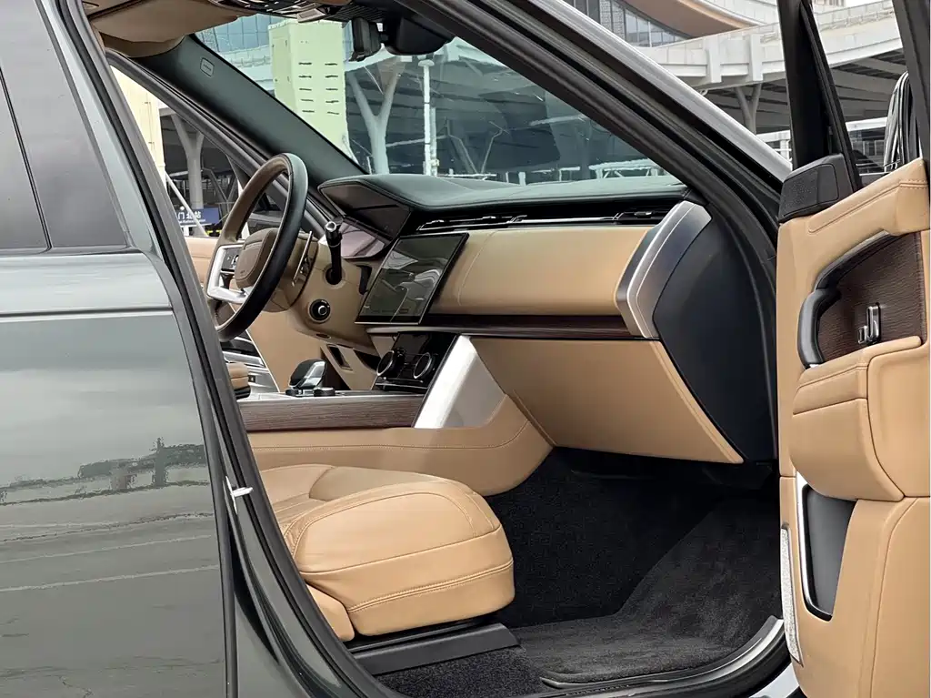Range Rover 2023 3.0 L6 400PS Autobiography LWB