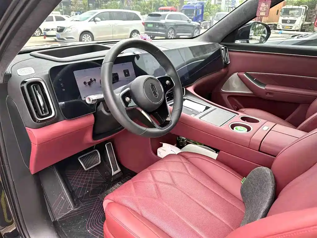 AITO M8 2025 EREV Max+ 53.4kWh 6-Seater with 192-Line LiDAR