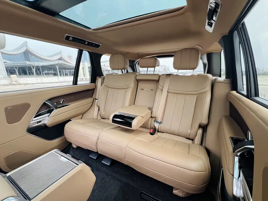 Range Rover 2024 3.0 L6 400PS Autobiography LWB