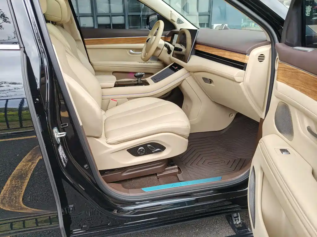 AITO M7 1.5T RWD Plus 5-Seater 2024
