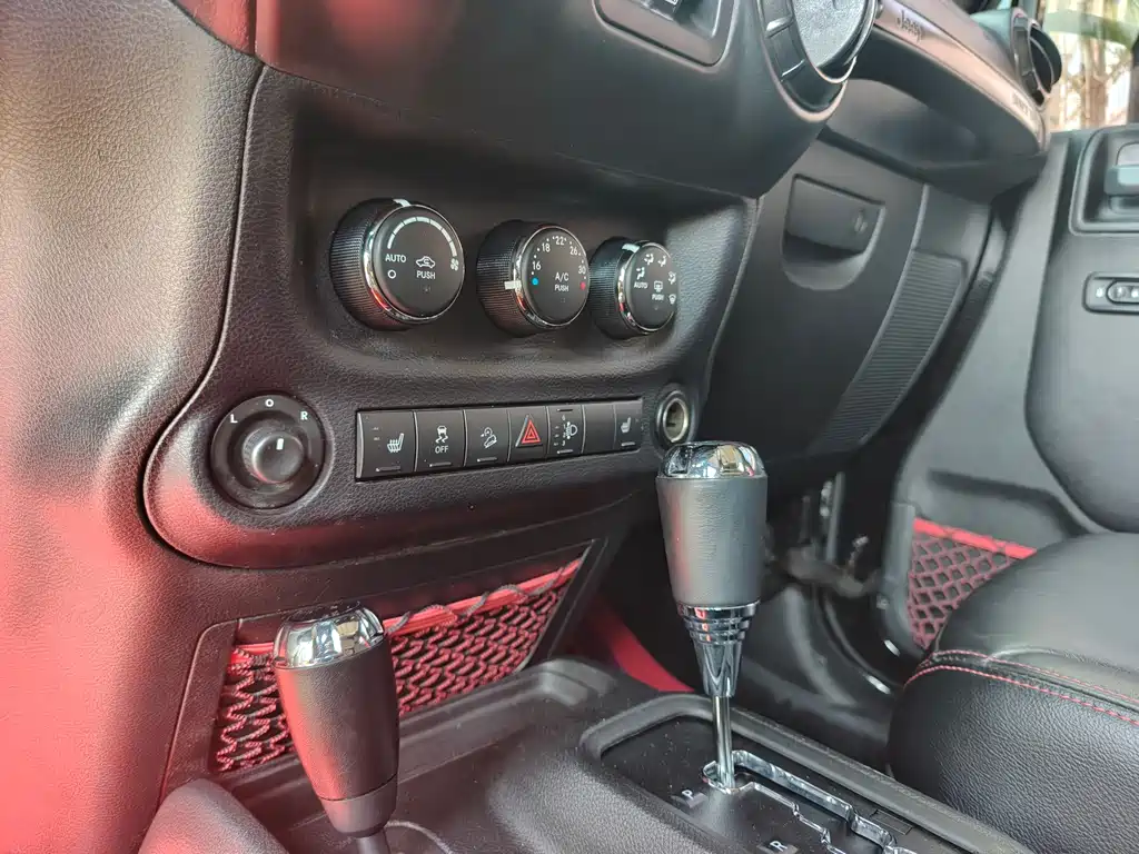 Wrangler 2017 3.6L Rubicon Recon 10th Anniversary Limited Edition