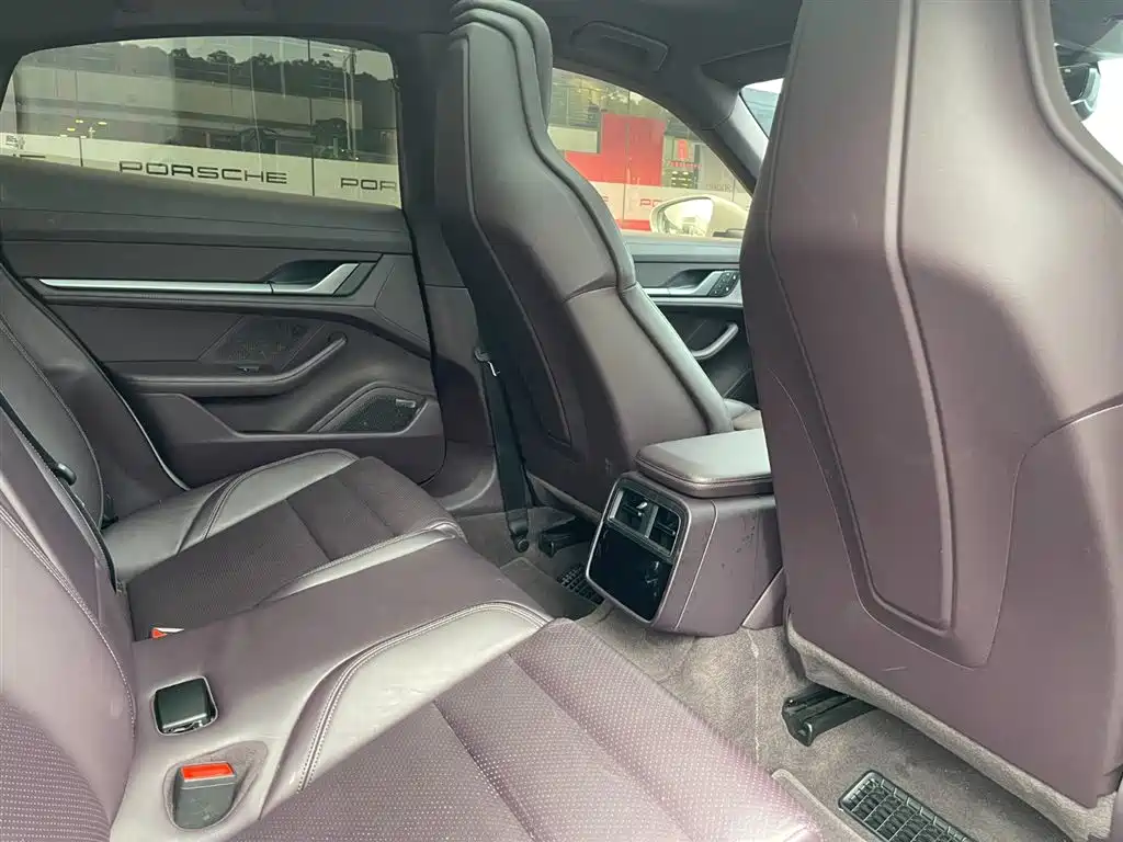 Porsche Taycan 2022