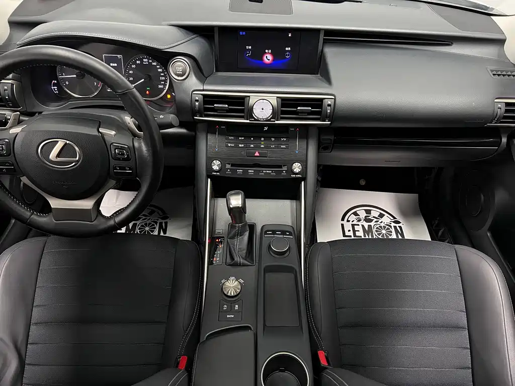 Lexus IS 300 2017