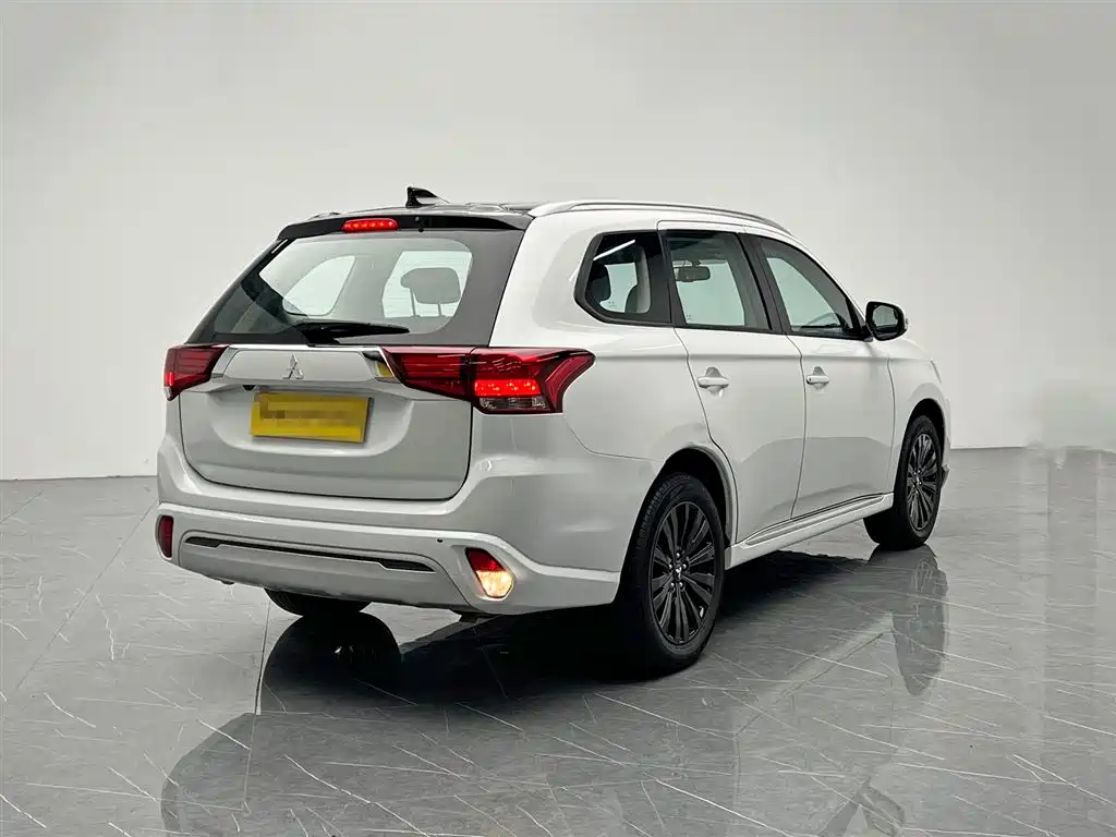 Outlander 2021 2.0L 2WD Changxiang Edition 5-Seater