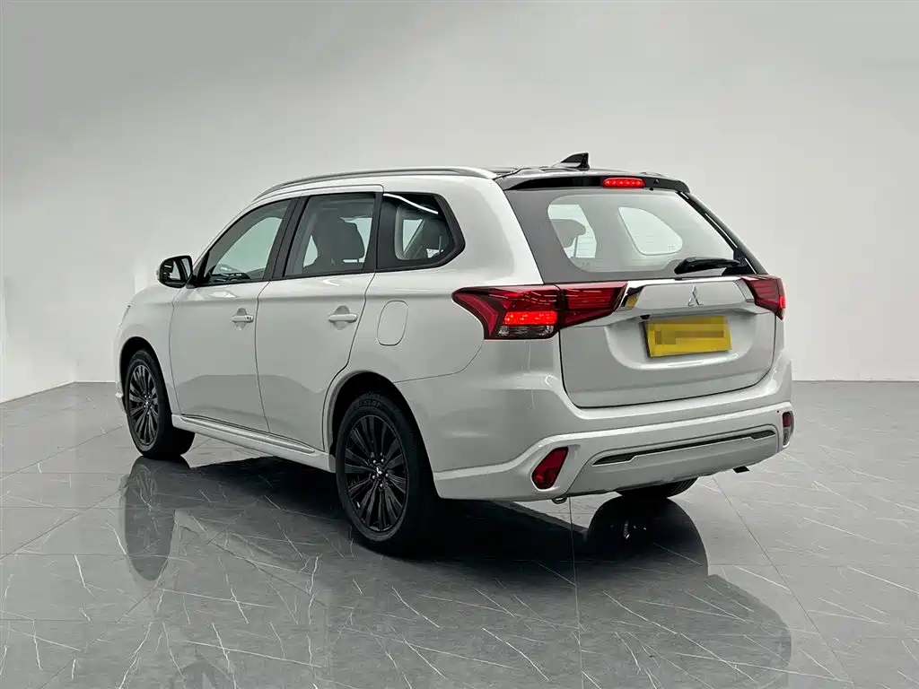 Outlander 2021 2.0L 2WD Changxiang Edition 5-Seater