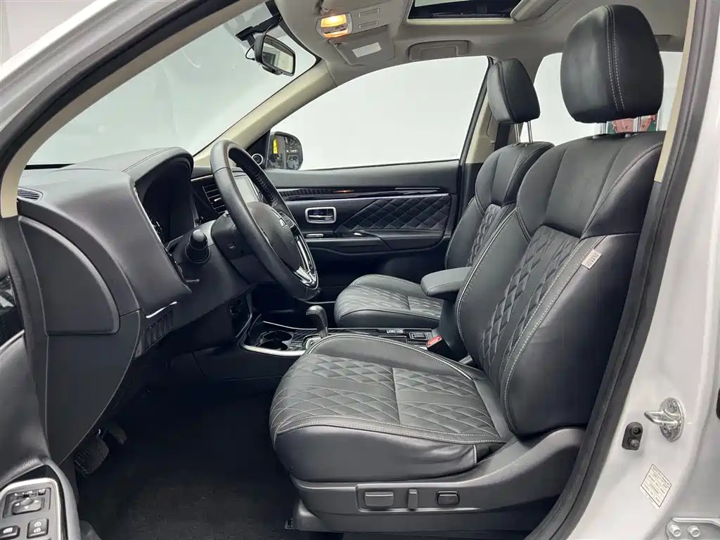 Outlander 2021 2.0L 2WD Changxiang Edition 5-Seater